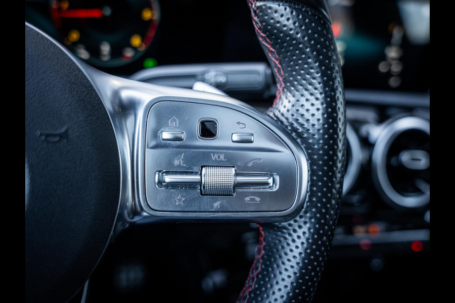 Mercedes-Benz A-Klasse 220 d Premium Plus - AMG l Pano l Night pakket