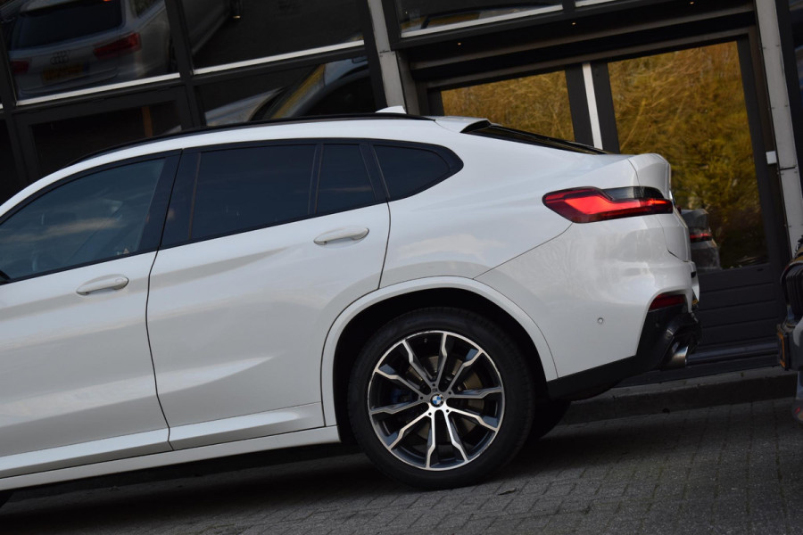 BMW X4 xDrive20i High Executive Edition M-Sport Pano Camera HK