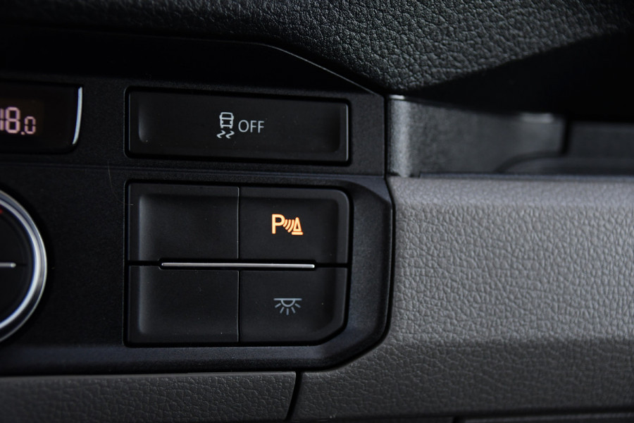 MAN TGE 3.180 2.0 L3H2 PB Edition Camera, Cruise, Carplay, LED, Clima, Stoelverwarming, Trekhaak, Standkachel, Uniek!