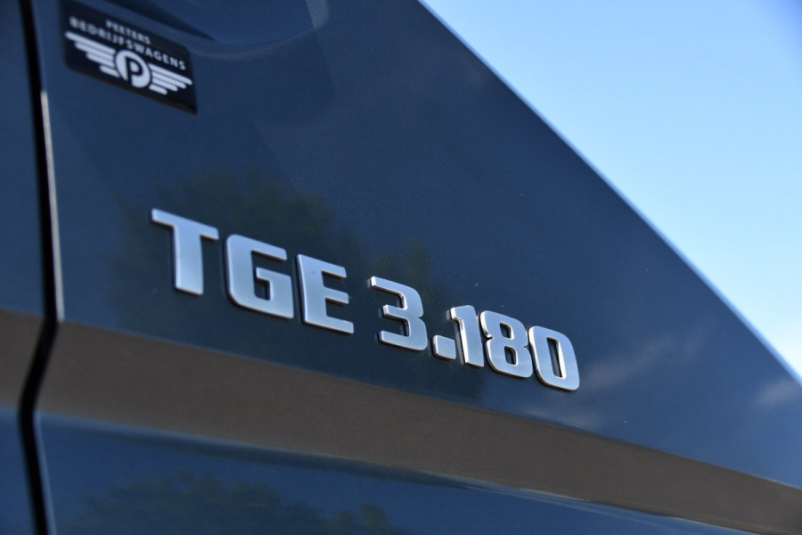 MAN TGE 3.180 2.0 L3H2 PB Edition Camera, Cruise, Carplay, LED, Clima, Stoelverwarming, Trekhaak, Standkachel, Uniek!