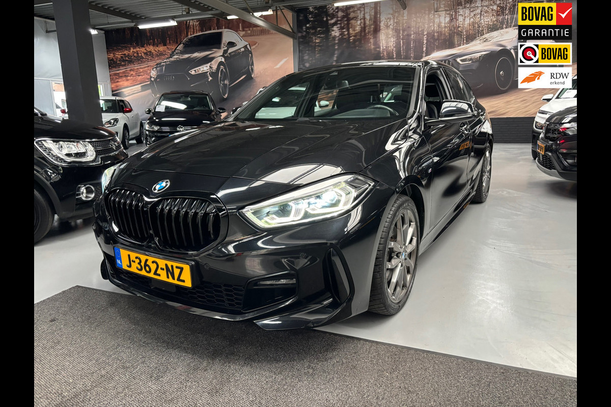 BMW 1-serie 118i Executive M-Sport / Led / Navi / Stoelverwarming