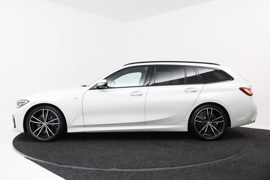 BMW 3 Serie Touring 330i High Executive (CAMERA, STOELVERWARMING, SFEERVERLICHTING, ELEKTR STOELEN, PARKEERSENSOREN)
