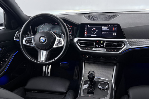BMW 3 Serie Touring 330i High Executive (CAMERA, STOELVERWARMING, SFEERVERLICHTING, ELEKTR STOELEN, PARKEERSENSOREN)