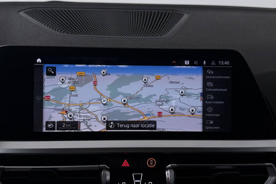 BMW 3 Serie Touring 330i High Executive (CAMERA, STOELVERWARMING, SFEERVERLICHTING, ELEKTR STOELEN, PARKEERSENSOREN)