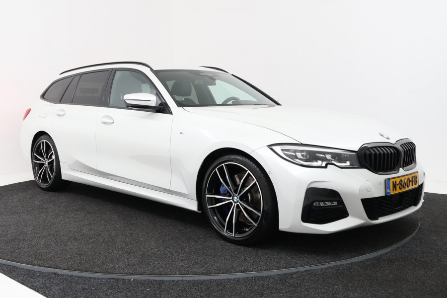 BMW 3 Serie Touring 330i High Executive (CAMERA, STOELVERWARMING, SFEERVERLICHTING, ELEKTR STOELEN, PARKEERSENSOREN)