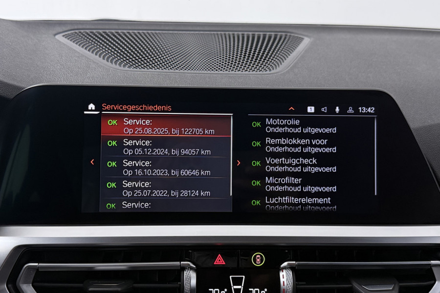 BMW 3 Serie Touring 330i High Executive (CAMERA, STOELVERWARMING, SFEERVERLICHTING, ELEKTR STOELEN, PARKEERSENSOREN)