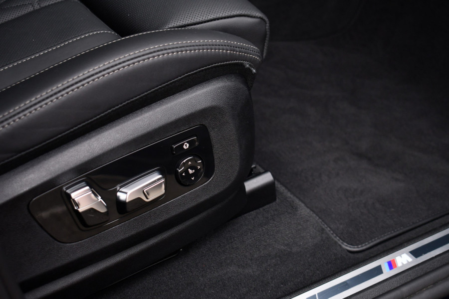 BMW X5 xDrive50e M-Sport Pro Skylounge ACC Trekh B&W Massage Ventilatie Alcantara 22inch