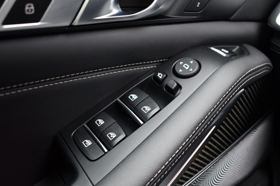 BMW X5 xDrive50e M-Sport Pro Skylounge ACC Trekh B&W Massage Ventilatie Alcantara 22inch