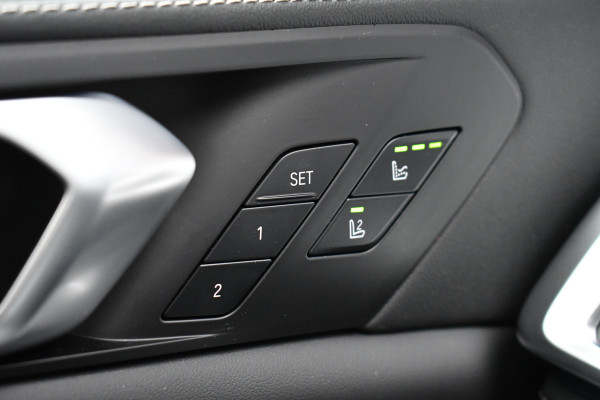 BMW X5 xDrive50e M-Sport Pro Skylounge ACC Trekh B&W Massage Ventilatie Alcantara 22inch