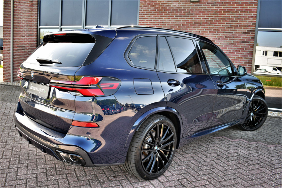 BMW X5 xDrive50e M-Sport Pro Skylounge ACC Trekh B&W Massage Ventilatie Alcantara 22inch