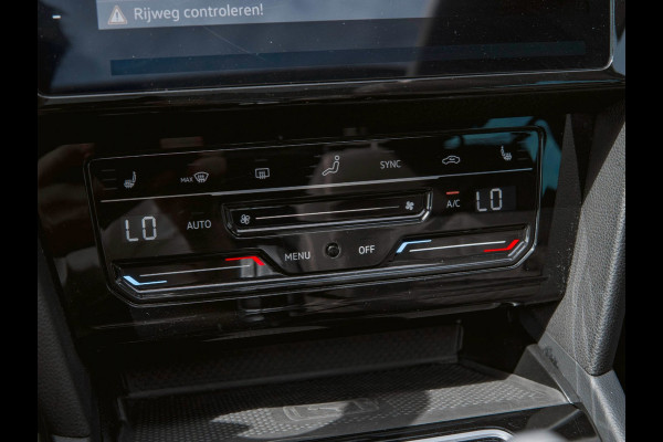 Volkswagen Passat 1.4 TSI PHEV GTE Business Pano|Trekhaak|Headup|Camera|ACC|Stoelverwarming|Ergocomfort|Massage