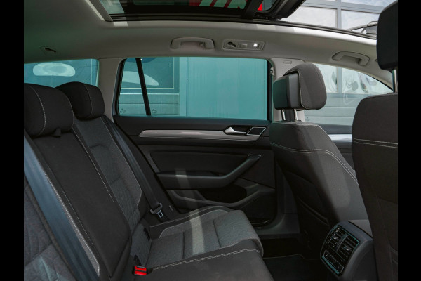 Volkswagen Passat 1.4 TSI PHEV GTE Business Pano|Trekhaak|Headup|Camera|ACC|Stoelverwarming|Ergocomfort|Massage