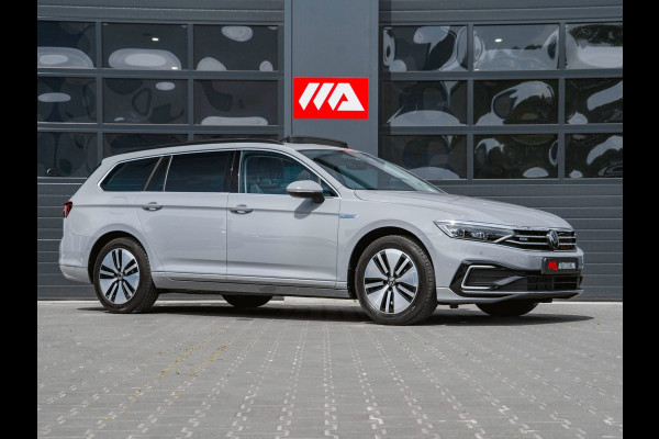Volkswagen Passat 1.4 TSI PHEV GTE Business Pano|Trekhaak|Headup|Camera|ACC|Stoelverwarming|Ergocomfort|Massage