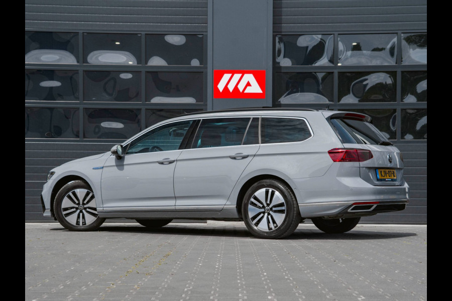 Volkswagen Passat 1.4 TSI PHEV GTE Business Pano|Trekhaak|Headup|Camera|ACC|Stoelverwarming|Ergocomfort|Massage