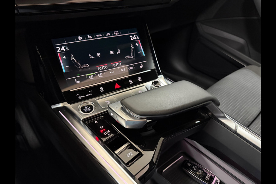 Audi Q8 e-tron 55 quattro S-line Black Edition 115 kWh | 408PK | Pano | Trekhaak | Matrix Led | B&O Sound | Ambient | 21inch |