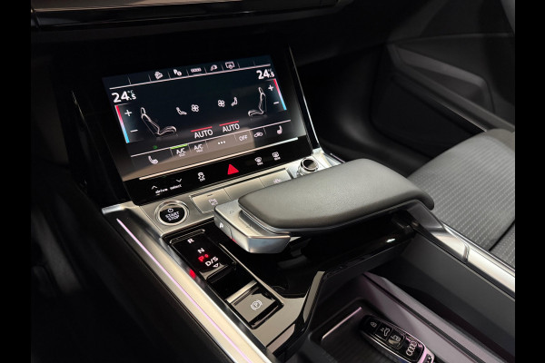 Audi Q8 e-tron 55 quattro S-line Black Edition 115 kWh | 408PK | Pano | Trekhaak | Matrix Led | B&O Sound | Ambient | 21inch |