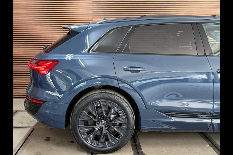 Audi Q8 e-tron 55 quattro S-line Black Edition 115 kWh | 408PK | Pano | Trekhaak | Matrix Led | B&O Sound | Ambient | 21inch |