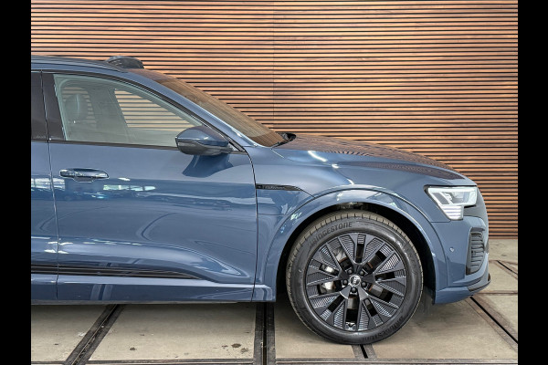 Audi Q8 e-tron 55 quattro S-line Black Edition 115 kWh | 408PK | Pano | Trekhaak | Matrix Led | B&O Sound | Ambient | 21inch |
