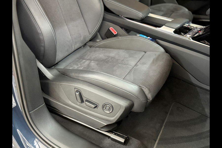 Audi Q8 e-tron 55 quattro S-line Black Edition 115 kWh | 408PK | Pano | Trekhaak | Matrix Led | B&O Sound | Ambient | 21inch |