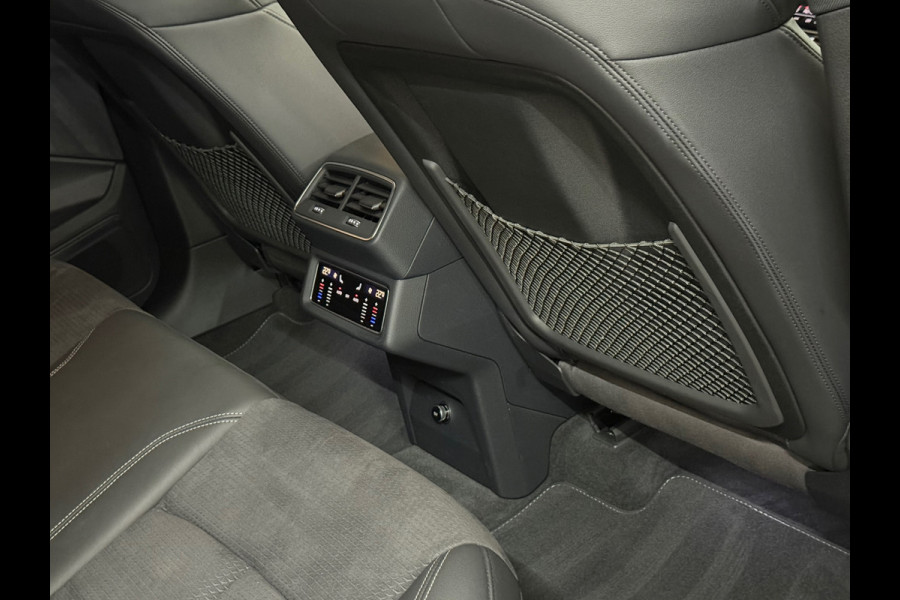 Audi Q8 e-tron 55 quattro S-line Black Edition 115 kWh | 408PK | Pano | Trekhaak | Matrix Led | B&O Sound | Ambient | 21inch |
