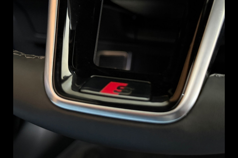 Audi Q8 e-tron 55 quattro S-line Black Edition 115 kWh | 408PK | Pano | Trekhaak | Matrix Led | B&O Sound | Ambient | 21inch |