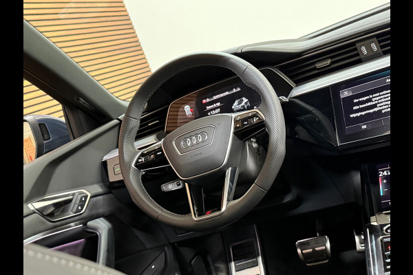 Audi Q8 e-tron 55 quattro S-line Black Edition 115 kWh | 408PK | Pano | Trekhaak | Matrix Led | B&O Sound | Ambient | 21inch |