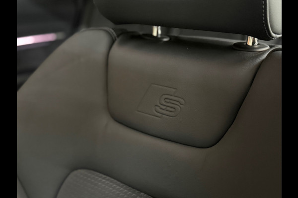 Audi Q8 e-tron 55 quattro S-line Black Edition 115 kWh | 408PK | Pano | Trekhaak | Matrix Led | B&O Sound | Ambient | 21inch |