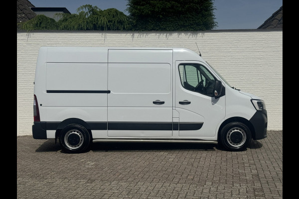 Renault Master T35 2.3 dCi 150 L2H3 3 Zits Trekhaak 3500kg Camera Cruise Carplay Navigatie Airconditioning