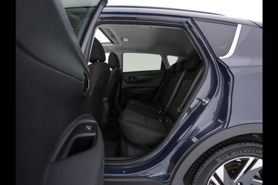 Hyundai Bayon 1.0 T-GDI Premium Sky MHEV (INCL-BTW) *PANO | ADAPTIVE-CRUISE | FULL-LED | BOSE-SOUND | BLINDSPOT | DIGI-COCKPIT | HEATED-SPORTSEATS | CAMERA | DAB | KEYLESS | PRIVACYGLASS | TOWBAR | 16''ALU*