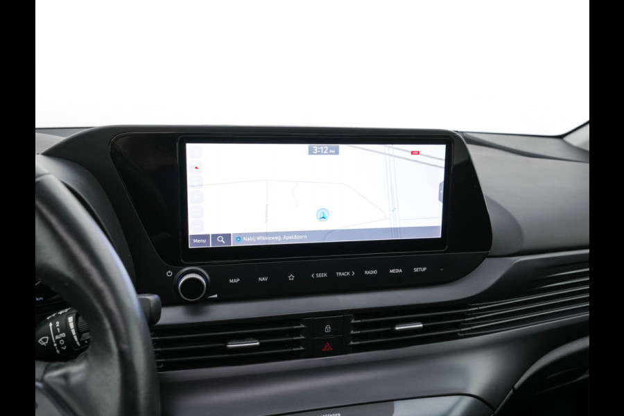 Hyundai Bayon 1.0 T-GDI Premium Sky MHEV (INCL-BTW) *PANO | ADAPTIVE-CRUISE | FULL-LED | BOSE-SOUND | BLINDSPOT | DIGI-COCKPIT | HEATED-SPORTSEATS | CAMERA | DAB | KEYLESS | PRIVACYGLASS | TOWBAR | 16''ALU*