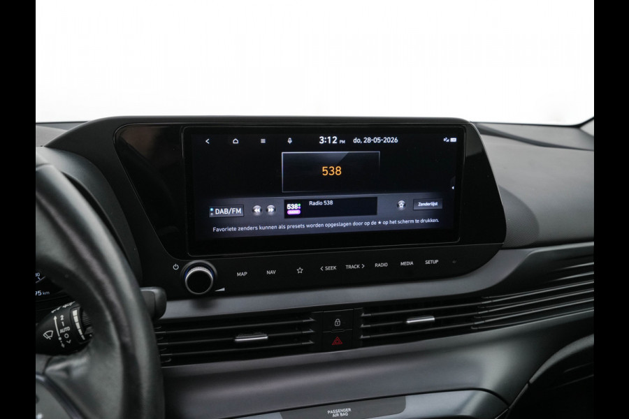 Hyundai Bayon 1.0 T-GDI Premium Sky MHEV (INCL-BTW) *PANO | ADAPTIVE-CRUISE | FULL-LED | BOSE-SOUND | BLINDSPOT | DIGI-COCKPIT | HEATED-SPORTSEATS | CAMERA | DAB | KEYLESS | PRIVACYGLASS | TOWBAR | 16''ALU*