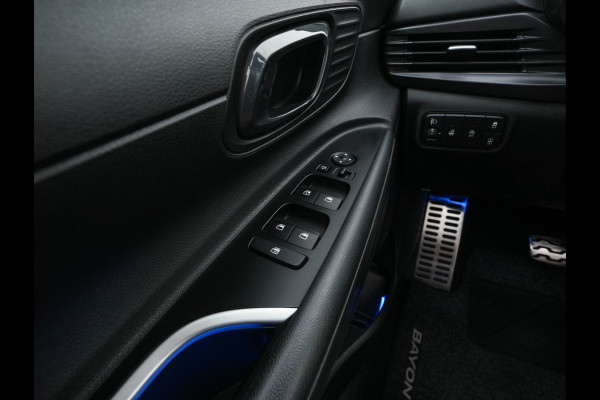 Hyundai Bayon 1.0 T-GDI Premium Sky MHEV (INCL-BTW) *PANO | ADAPTIVE-CRUISE | FULL-LED | BOSE-SOUND | BLINDSPOT | DIGI-COCKPIT | HEATED-SPORTSEATS | CAMERA | DAB | KEYLESS | PRIVACYGLASS | TOWBAR | 16''ALU*