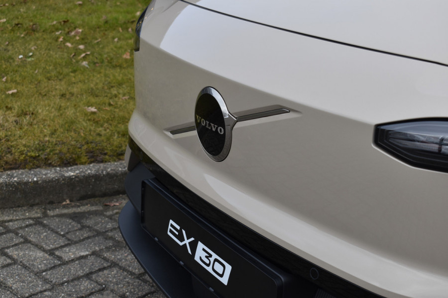 Volvo EX30 Extended Range Plus 272PK Europa 69 kWh | H&K | Blis | ACC | Climate | Elektr. Stoel