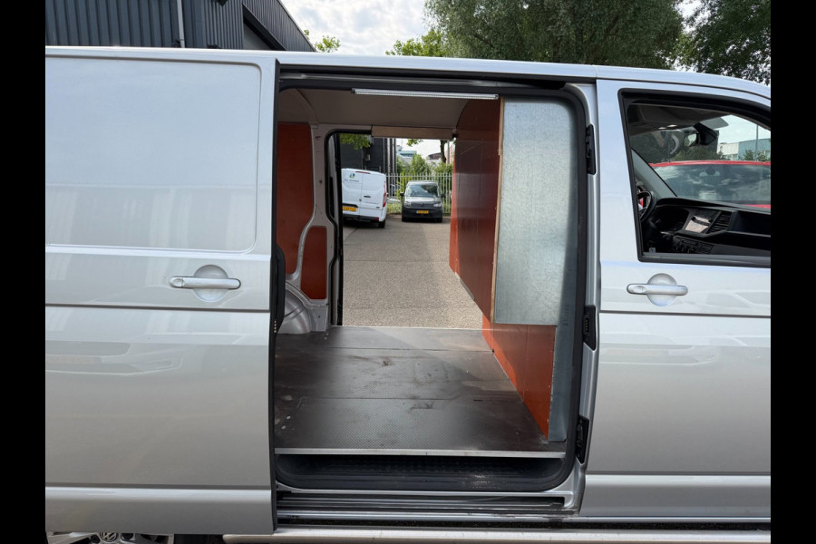 Volkswagen Transporter 2.0 TDI L1H1 150PK DSG automaat / Dubbele schuifdeur / Carplay