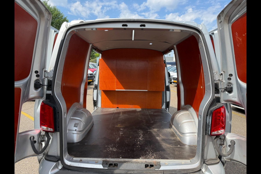 Volkswagen Transporter 2.0 TDI L1H1 150PK DSG automaat / Dubbele schuifdeur / Carplay