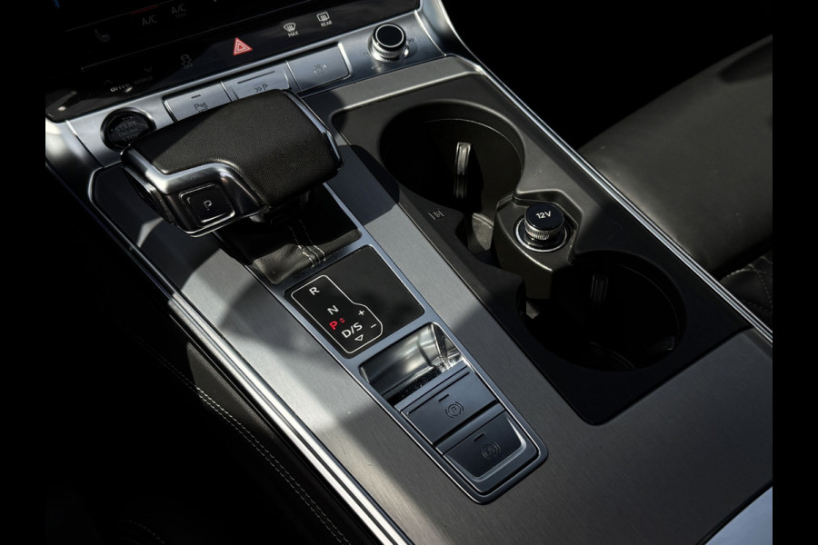 Audi A6 Limousine 55 TFSI e quattro | RS stoelen | Trekhaak | Matrix | 360 | Sfeerverlichting | 20 inch | Carplay | Magnetic Ride