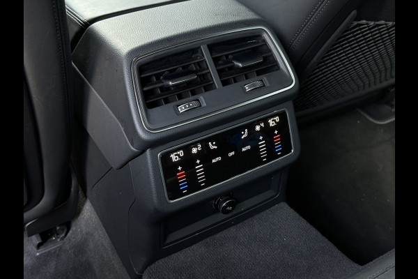 Audi A6 Limousine 55 TFSI e quattro | RS stoelen | Trekhaak | Matrix | 360 | Sfeerverlichting | 20 inch | Carplay | Magnetic Ride