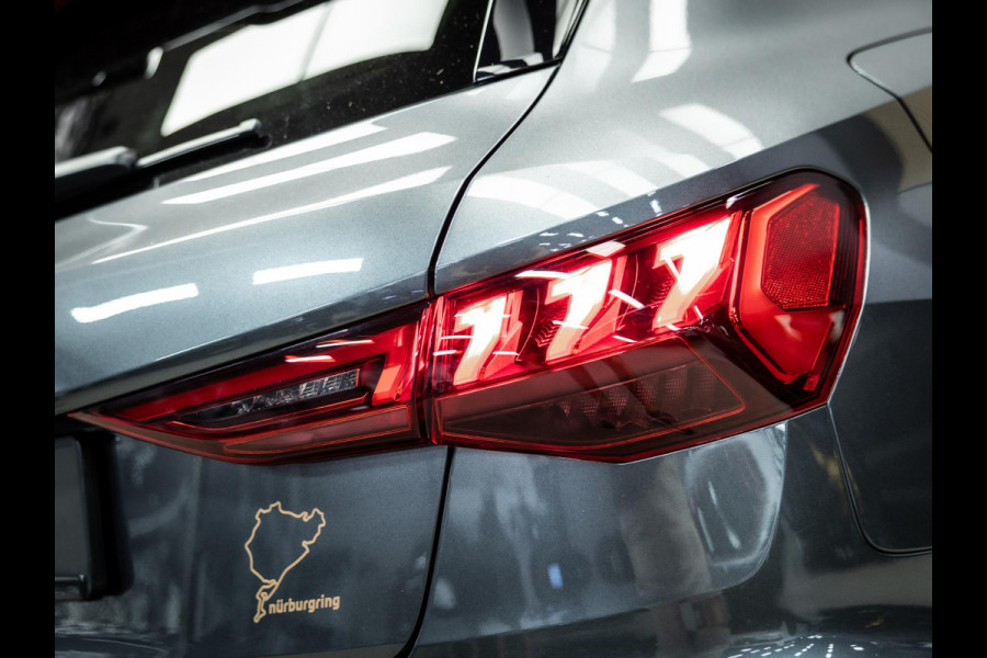 Audi RS3 Sportback 2.5 TFSI S tronic quattro Sportback Hulk uitvoering|carbonpack|Ceramische remmen|
