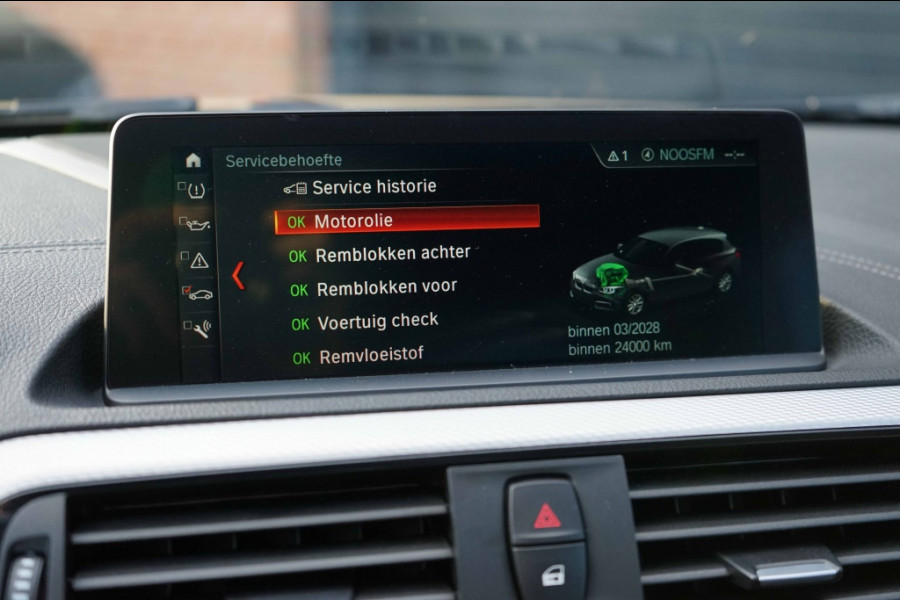 BMW 1-serie M140i xDrive Special Edition Akrapovic