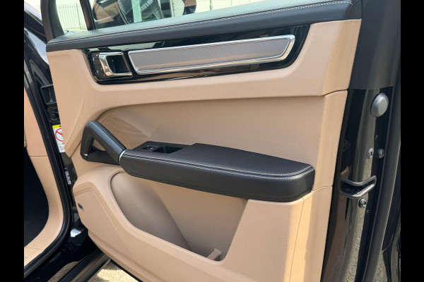 Porsche Cayenne 3.0 E-Hybrid Platinum Edition | PANORAMADAK | TREKHAAK | BOSE | LUCHTVERING |