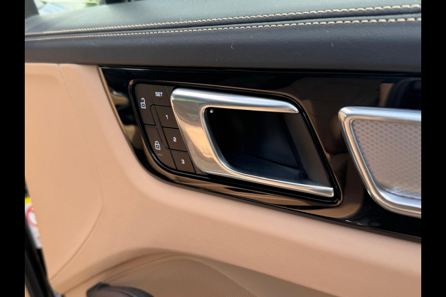 Porsche Cayenne 3.0 E-Hybrid Platinum Edition | PANORAMADAK | TREKHAAK | BOSE | LUCHTVERING |