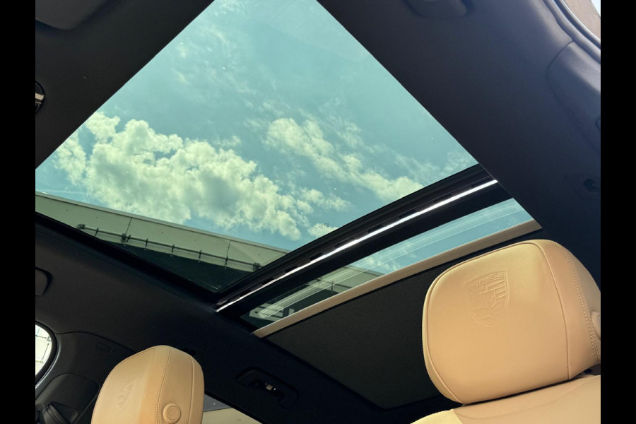 Porsche Cayenne 3.0 E-Hybrid Platinum Edition | PANORAMADAK | TREKHAAK | BOSE | LUCHTVERING |