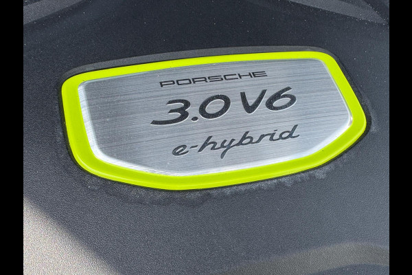 Porsche Cayenne 3.0 E-Hybrid Platinum Edition | PANORAMADAK | TREKHAAK | BOSE | LUCHTVERING |