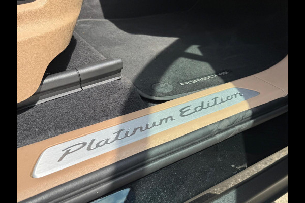 Porsche Cayenne 3.0 E-Hybrid Platinum Edition | PANORAMADAK | TREKHAAK | BOSE | LUCHTVERING |