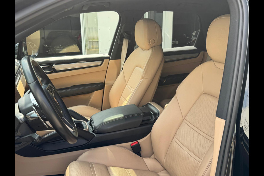 Porsche Cayenne 3.0 E-Hybrid Platinum Edition | PANORAMADAK | TREKHAAK | BOSE | LUCHTVERING |