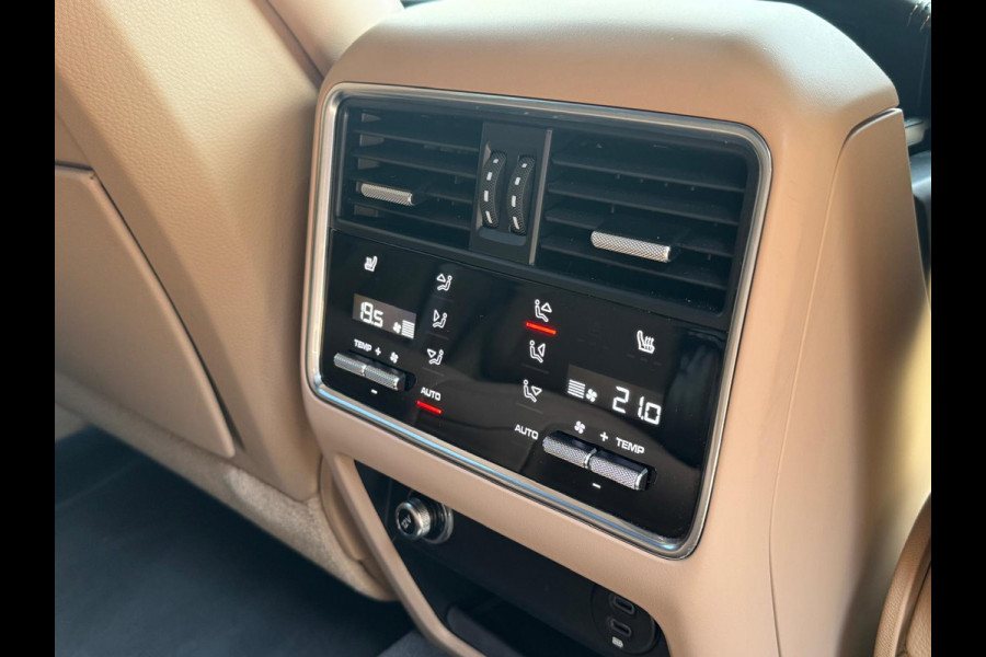 Porsche Cayenne 3.0 E-Hybrid Platinum Edition | PANORAMADAK | TREKHAAK | BOSE | LUCHTVERING |