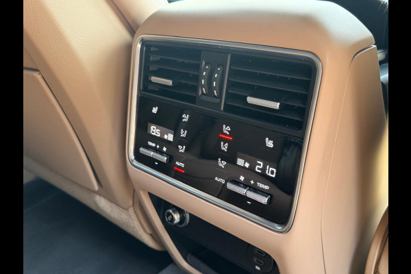 Porsche Cayenne 3.0 E-Hybrid Platinum Edition | PANORAMADAK | TREKHAAK | BOSE | LUCHTVERING |