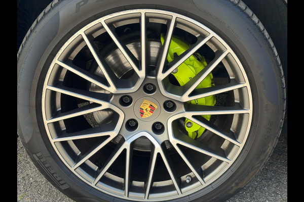 Porsche Cayenne 3.0 E-Hybrid Platinum Edition | PANORAMADAK | TREKHAAK | BOSE | LUCHTVERING |