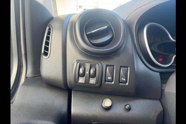 Renault Trafic 1.6 dCi 95 T27 L1H1*A/C*HAAK*CRUISE*TEL*3PERS*LED*