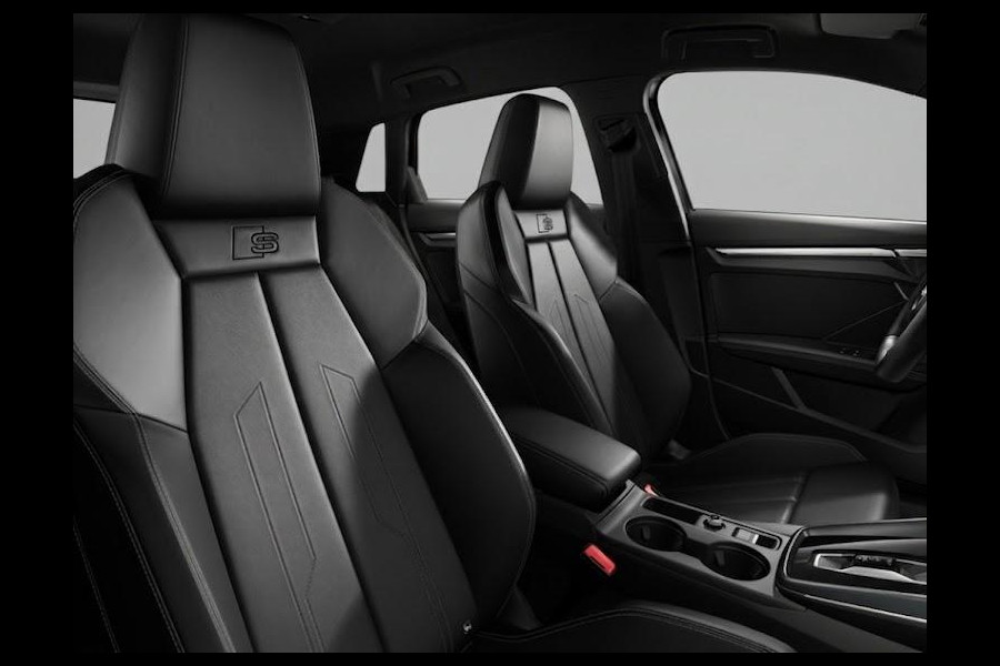Audi A3 Sportback S edition 40 TFSI e | Comfortpakket plus | Achteruitrijcamera | Optiekpakket zwart plus | Trekhaak |